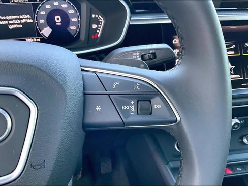 Certified 2025 Audi Q3 2.0T Premium w/ Convenience Package image 24