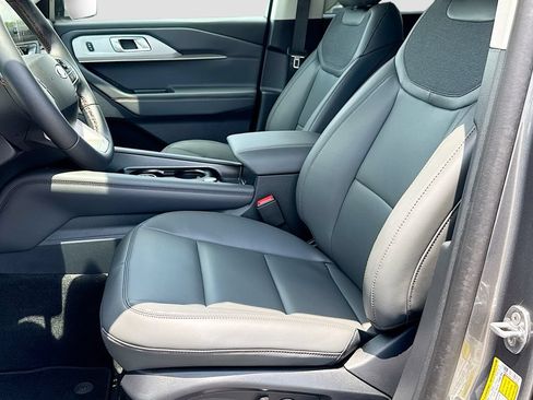 New 2026 Ford Explorer Active w/ Active Comfort Package RWD image 21