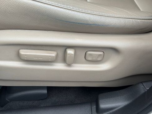 Used 2022 Honda Pilot Touring image 16