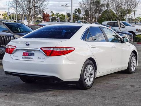 Used 2017 Toyota Camry LE image 4
