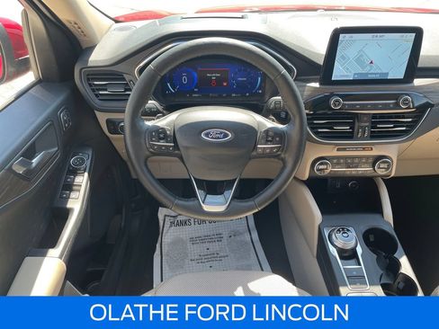 Used 2020 Ford Escape Titanium w/ Titanium Premium Package 2.0 AWD/4WD image 28