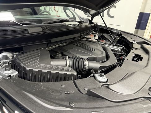 New 2026 Chevrolet Traverse RS w/ LPO, Floor Liner Package image 3