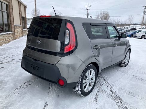Used 2015 Kia Soul + image 3