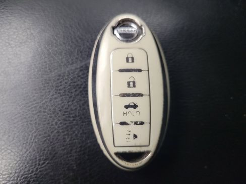 Used 2016 Nissan Rogue SL w/ SL Premium Package FWD image 32