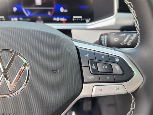 New 2025 Volkswagen Taos SE image 12