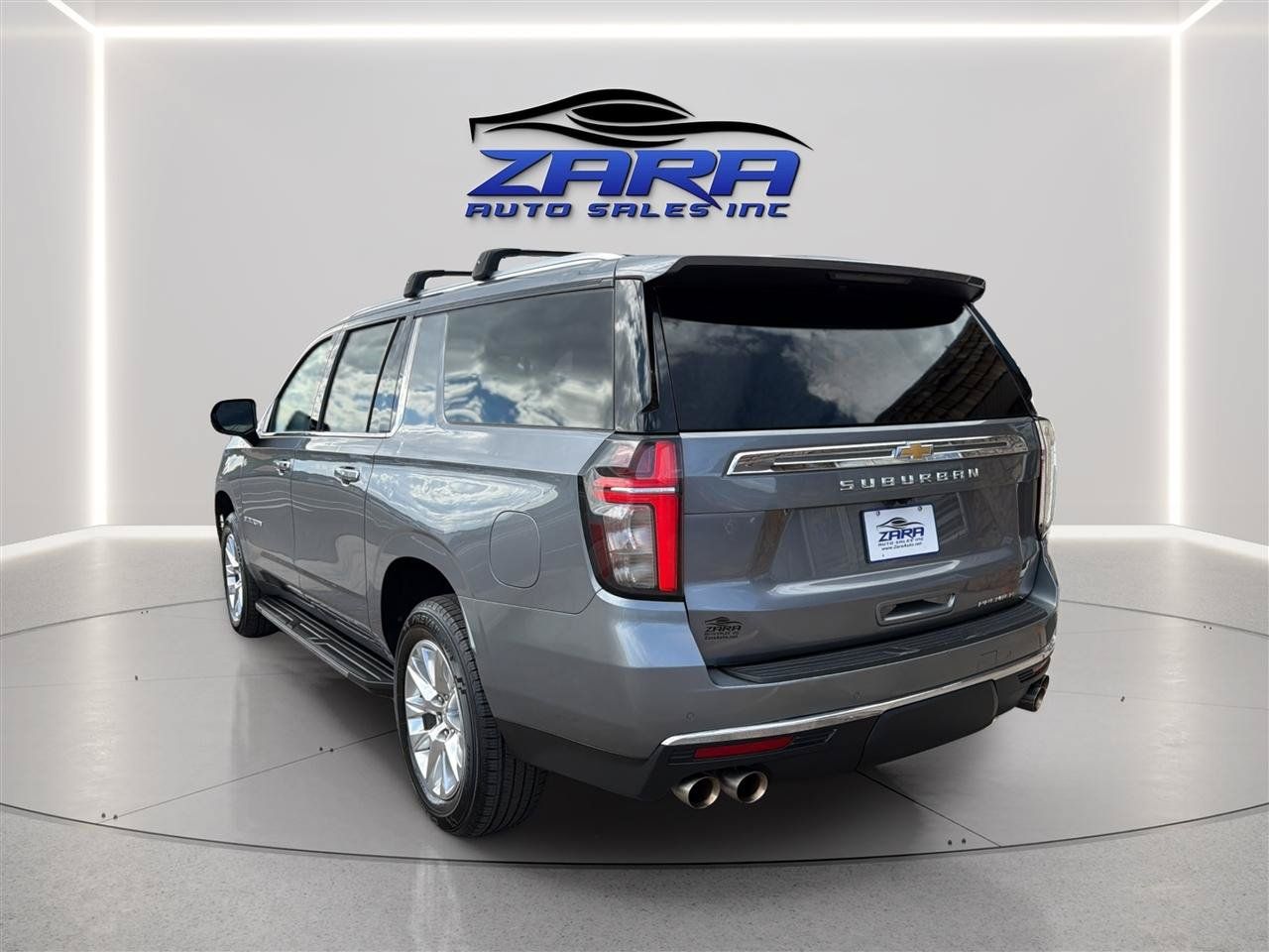 Used 2022 Chevrolet Suburban Premier AWD/4WD image 5
