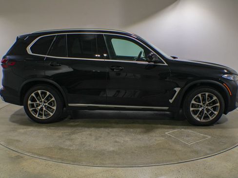 Used 2024 BMW X5 xDrive40i w/ Premium Package AWD/4WD image 7