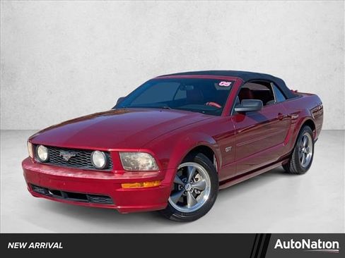 Used 2005 Ford Mustang GT image 1