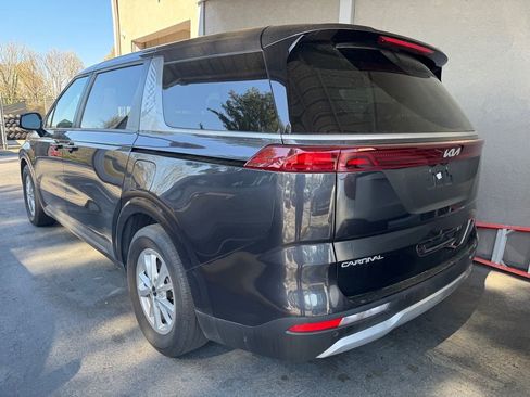Used 2024 Kia Carnival LX image 7