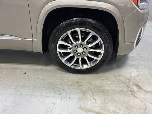 Used 2022 GMC Acadia Denali w/ Denali Ultimate Package AWD/4WD image 4
