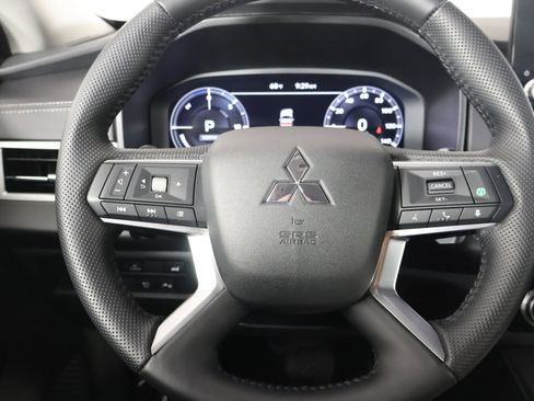 Used 2024 Mitsubishi Outlander SEL image 17