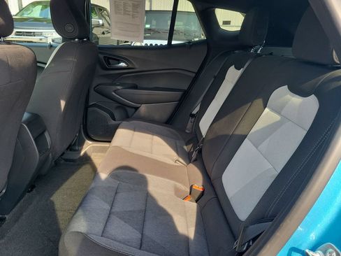 Used 2025 Chevrolet Trax RS w/ Driver Confidence Package FWD image 16