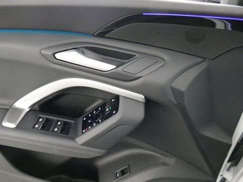 Certified 2025 Audi Q5 Premium w/ Convenience Package image 11