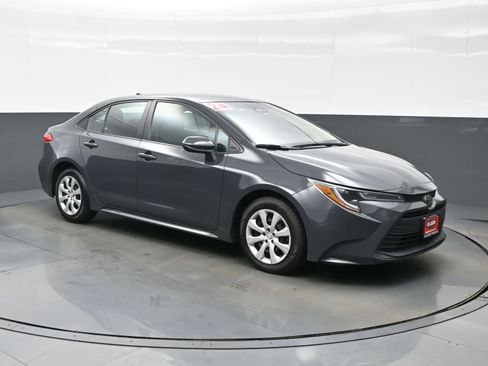 Used 2024 Toyota Corolla LE image 8
