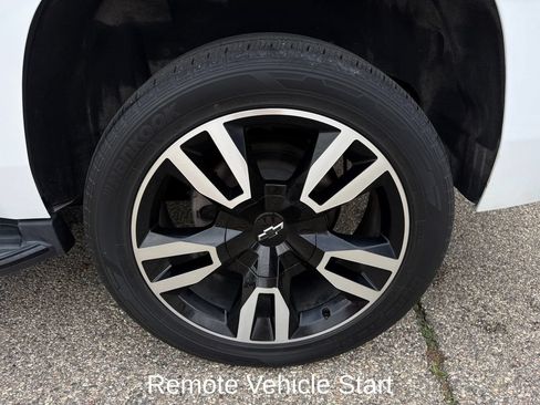 Used 2020 Chevrolet Tahoe Premier w/ RST 6.2L Performance Edition AWD/4WD image 26