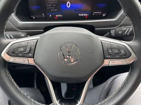 Certified 2023 Volkswagen Tiguan SE w/ Panoramic Sunroof Package FWD image 14