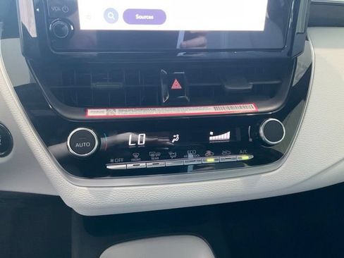 Used 2026 Toyota Corolla SE FWD image 14