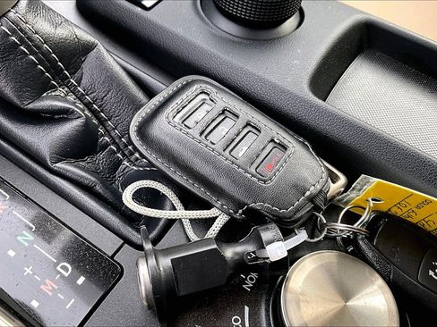 Used 2017 Lexus IS 300 AWD image 11