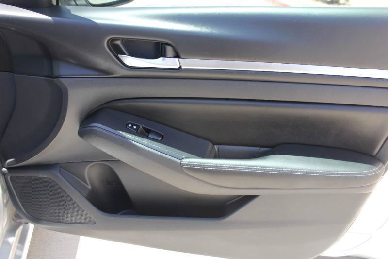 Used 2022 Nissan Altima 2.5 SV FWD image 21