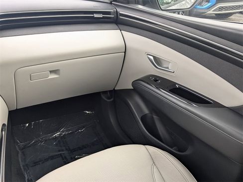 Used 2024 Hyundai Tucson Limited image 19