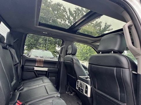 Used 2019 Ford F150 Lariat w/ Equipment Group 502A Luxury AWD/4WD image 11