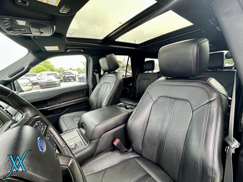 Used 2019 Ford Expedition Limited w/ Equipment Group 302A AWD/4WD image 14