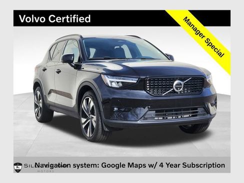 Certified 2025 Volvo XC40 B5 Plus AWD/4WD image 1