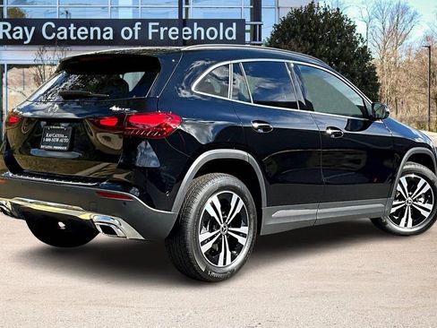 Used 2025 Mercedes-Benz GLA 250 4MATIC image 2