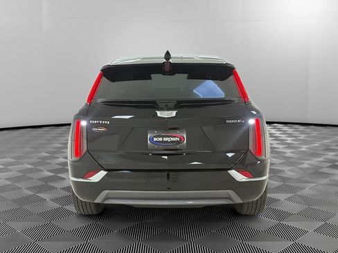 Certified 2025 Cadillac Optiq Luxury 2 w/ LPO, Floor Liner Package AWD/4WD image 4