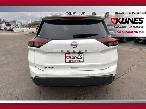 Used 2025 Nissan Rogue SV image 6