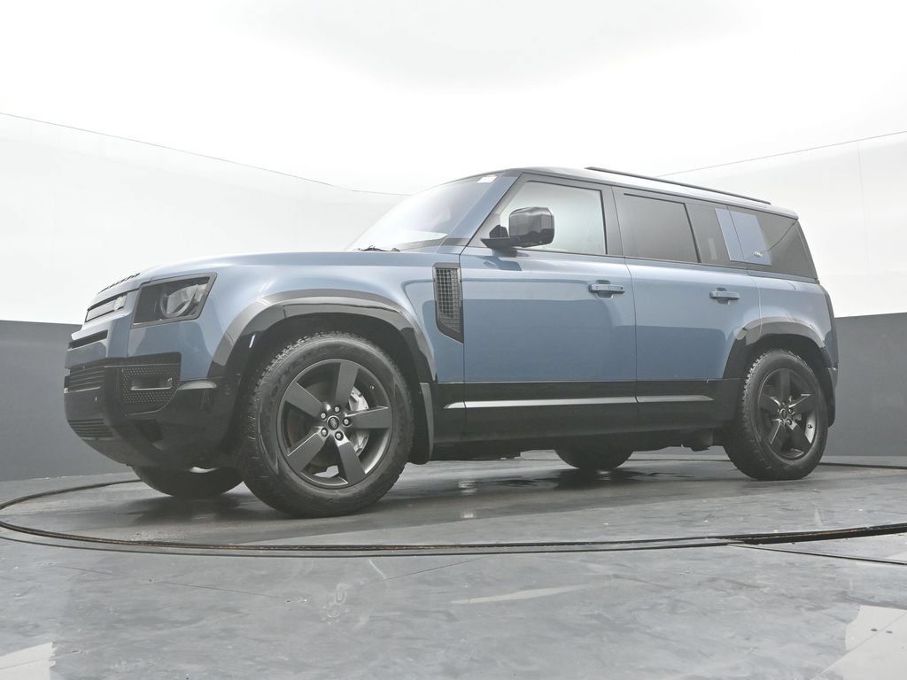 Used 2020 Land Rover Defender 110 SE AWD/4WD image 31