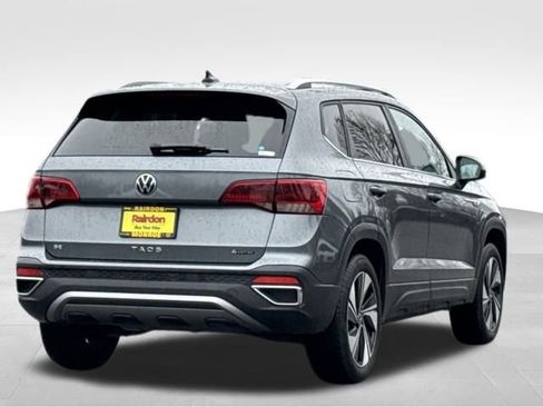 Used 2024 Volkswagen Taos SE image 9