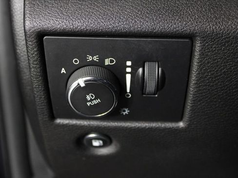 Used 2018 Jeep Grand Cherokee Altitude AWD/4WD image 22