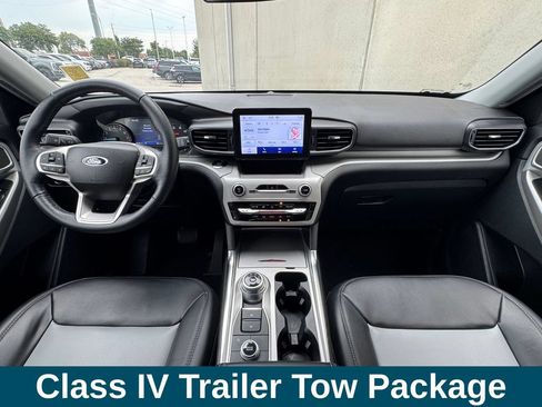 Used 2023 Ford Explorer XLT w/ Equipment Group 202A AWD/4WD image 8