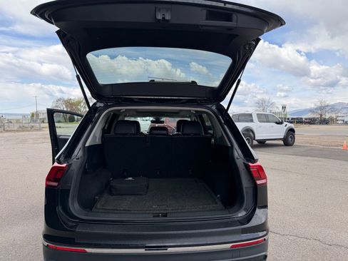Used 2022 Volkswagen Tiguan SE AWD/4WD image 28