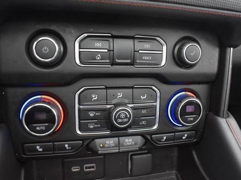 Used 2021 Chevrolet Tahoe RST w/ Luxury Package image 22