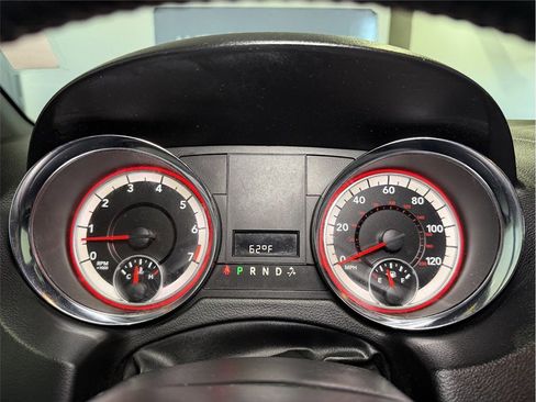 Used 2017 Dodge Grand Caravan SXT image 32