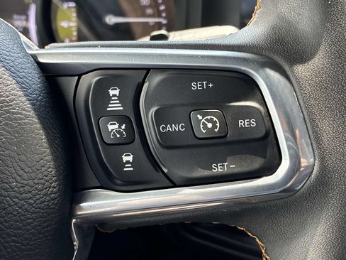 Used 2024 Jeep Wrangler Unlimited Sahara w/ Technology Group AWD/4WD image 28