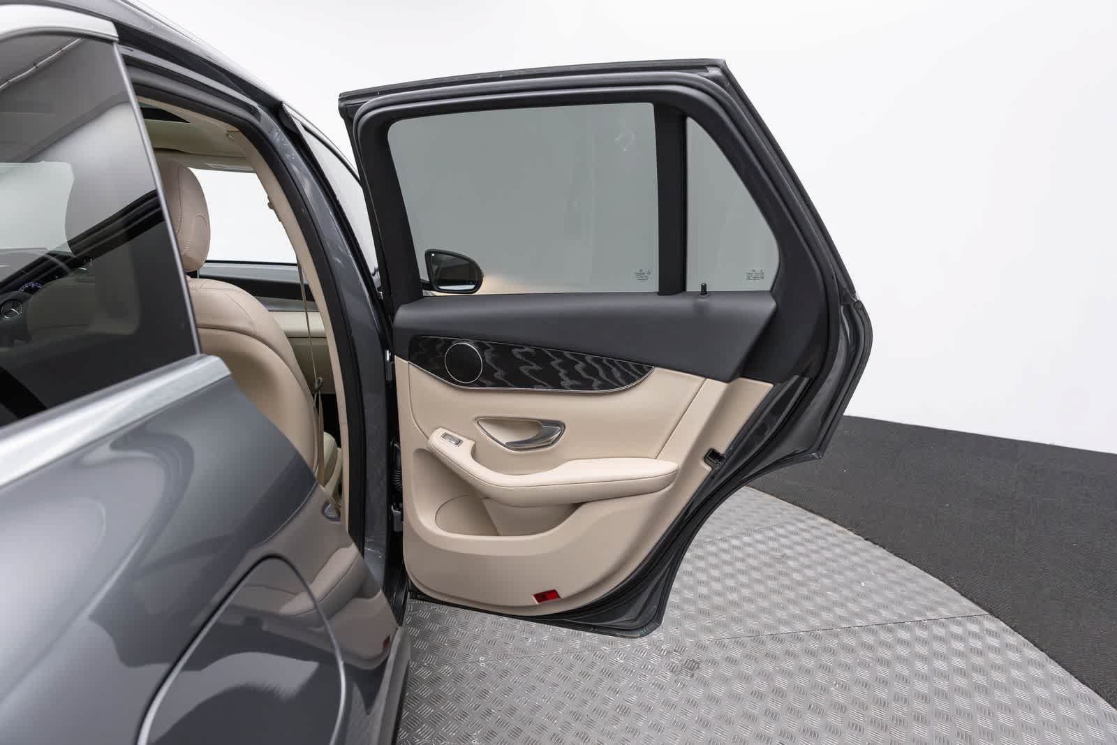 Used 2018 Mercedes-Benz GLC 300 4MATIC image 40