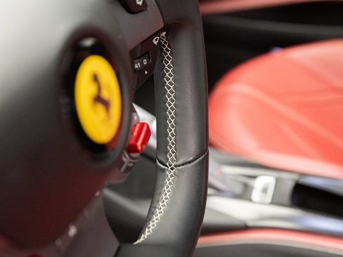 Used 2020 Ferrari 812 Superfast RWD image 11