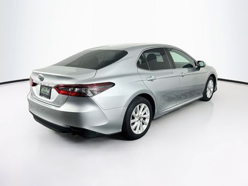 Used 2022 Toyota Camry LE FWD image 9