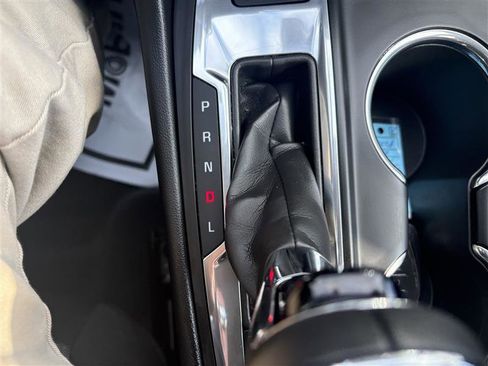 Used 2019 Chevrolet Equinox LT image 18