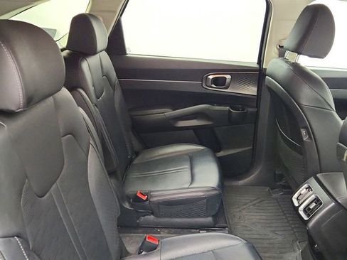 Used 2025 Kia Sorento EX AWD/4WD image 25