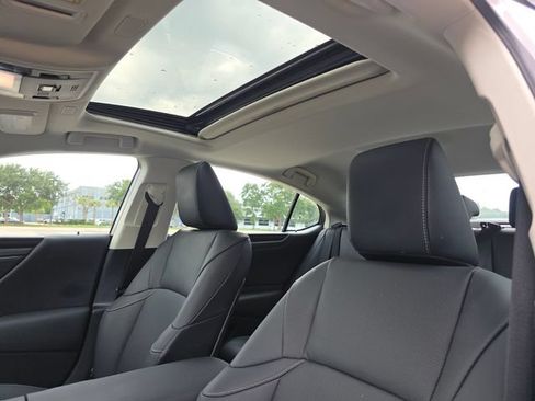 Used 2024 Lexus ES 350 w/ Premium Package FWD image 21