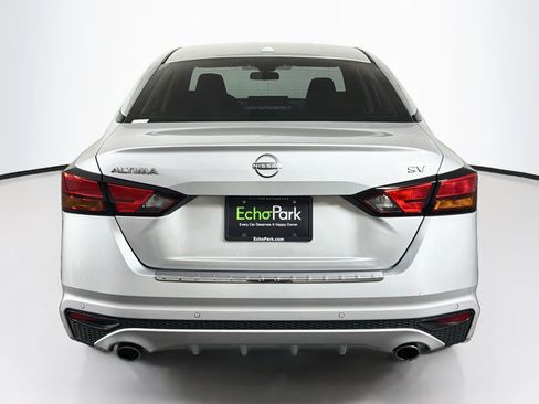 Used 2023 Nissan Altima 2.5 SV w/ SV Premium Package FWD image 7