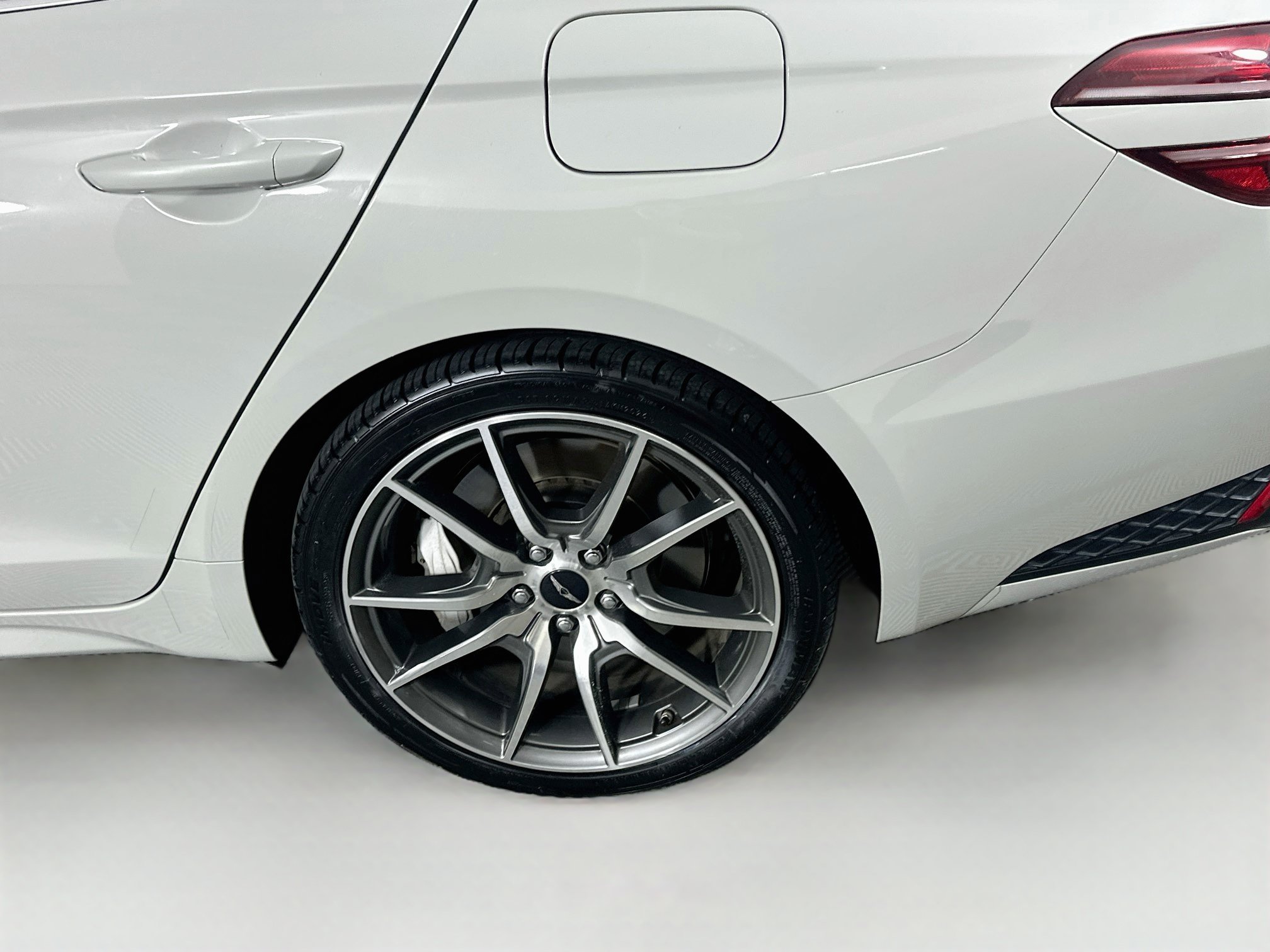 Used 2025 Genesis G70 2.5T RWD image 11