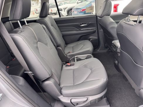 New 2026 Toyota Grand Highlander AWD image 5