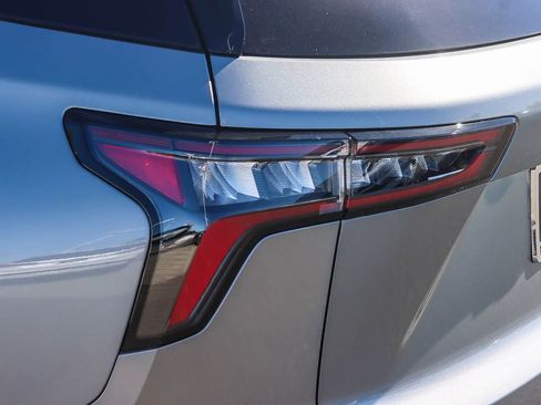 New 2026 Chevrolet Equinox LT w/ Convenience Package II image 8