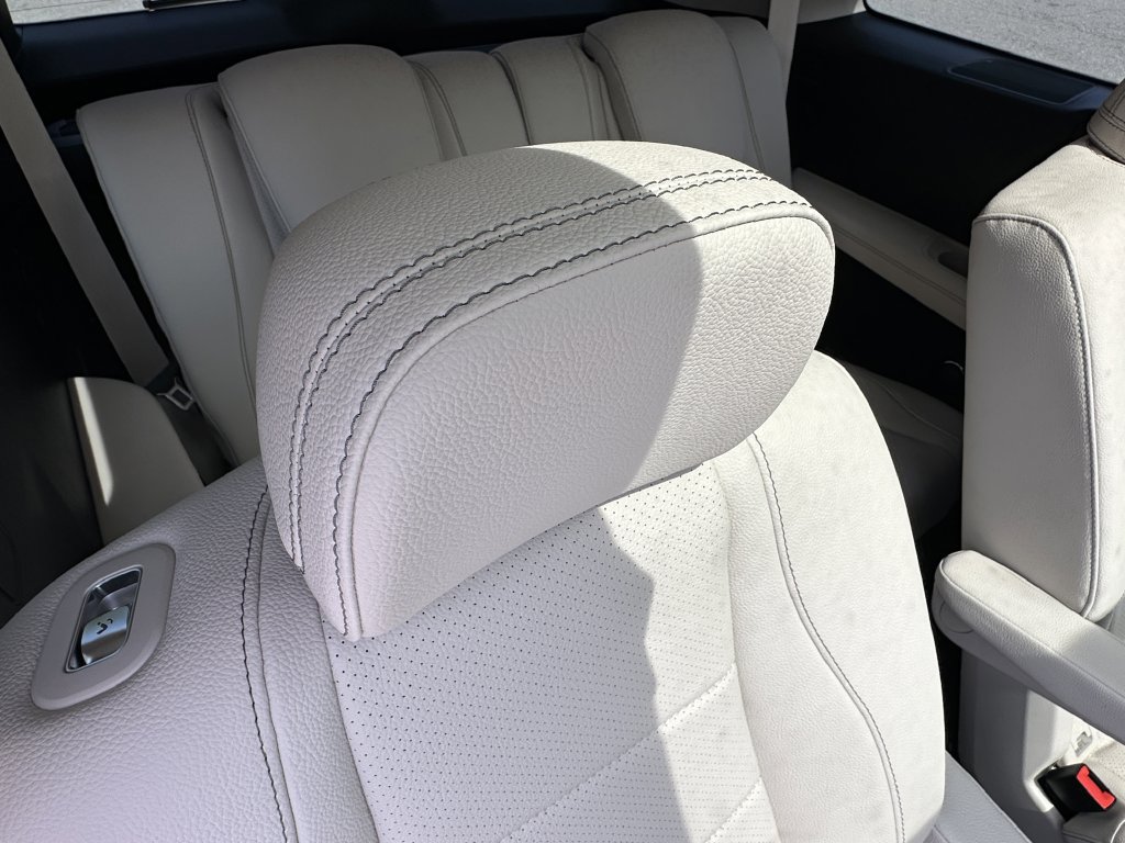 New 2026 Mercedes-Benz GLS 450 4MATIC image 19
