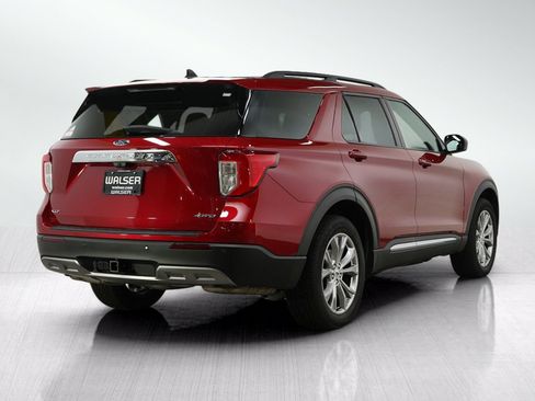Used 2022 Ford Explorer XLT w/ Equipment Group 202A AWD/4WD image 5